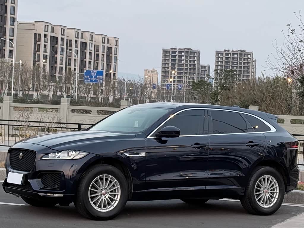 Jaguar F-PACE