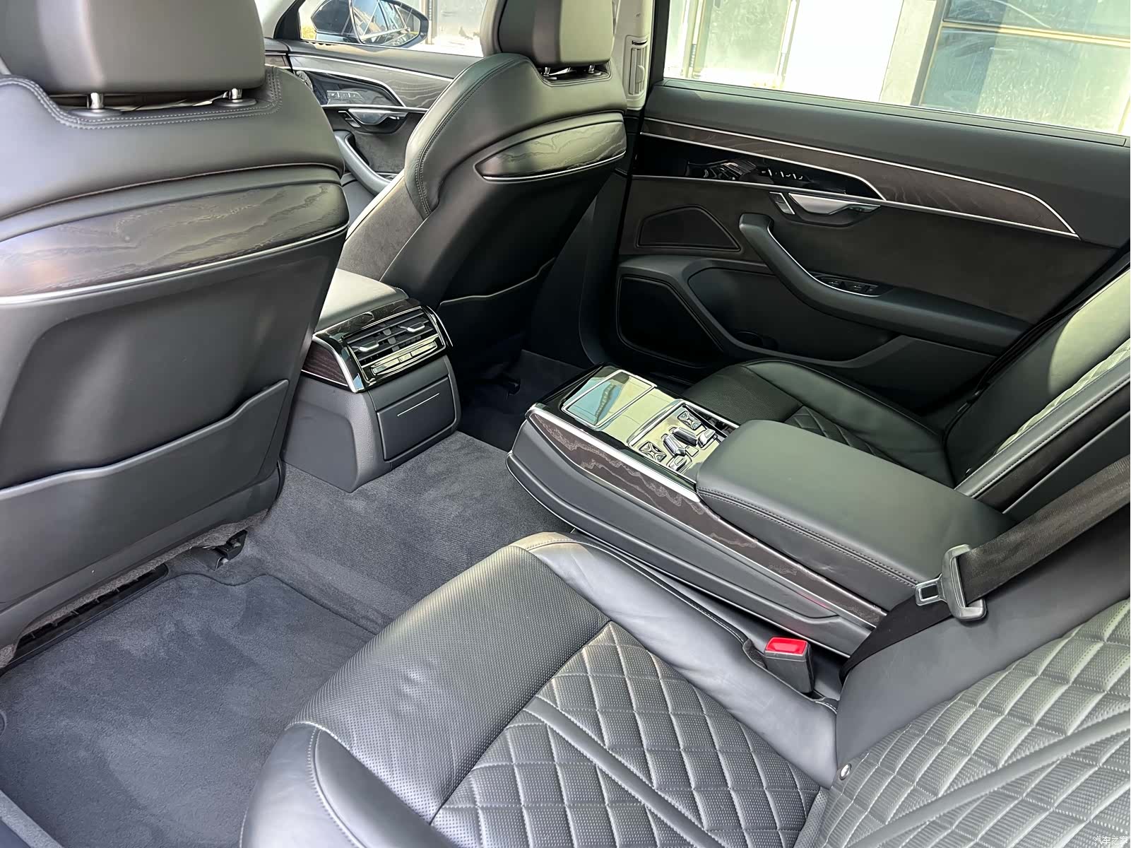 Audi A8L, 2020 13