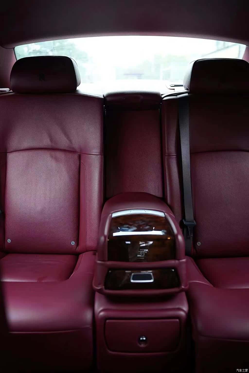 Rolls-Royce Ghost, 2012 7