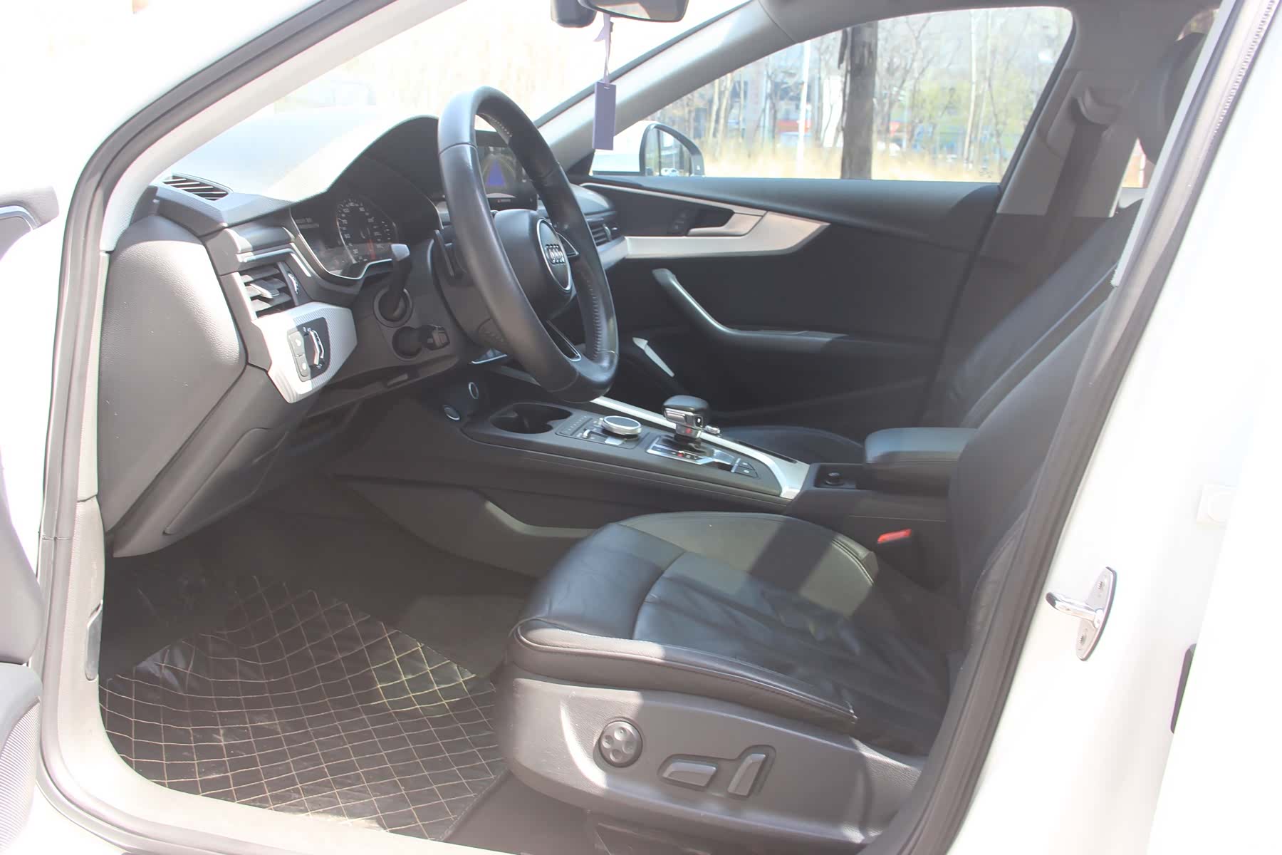 Audi A4L, 2017 4