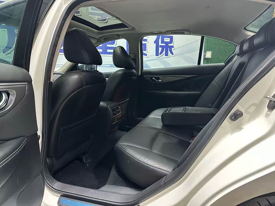 Infiniti Q50L