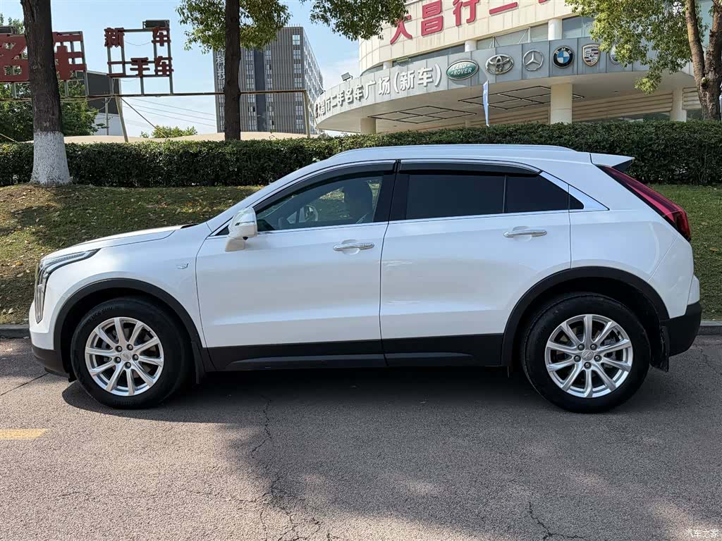 Cadillac XT4, 2023 3