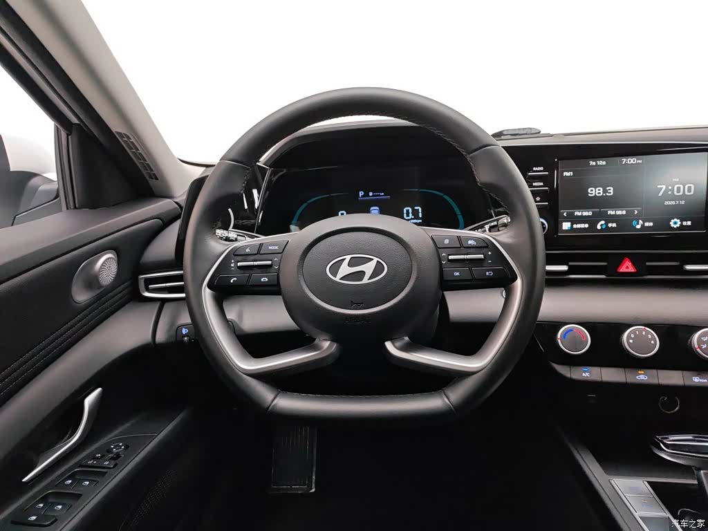 Hyundai Elantra, 2023 11