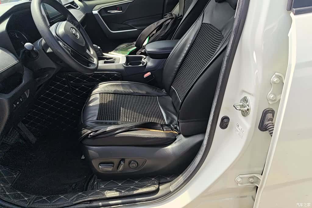 Toyota RAV4, 2020 9