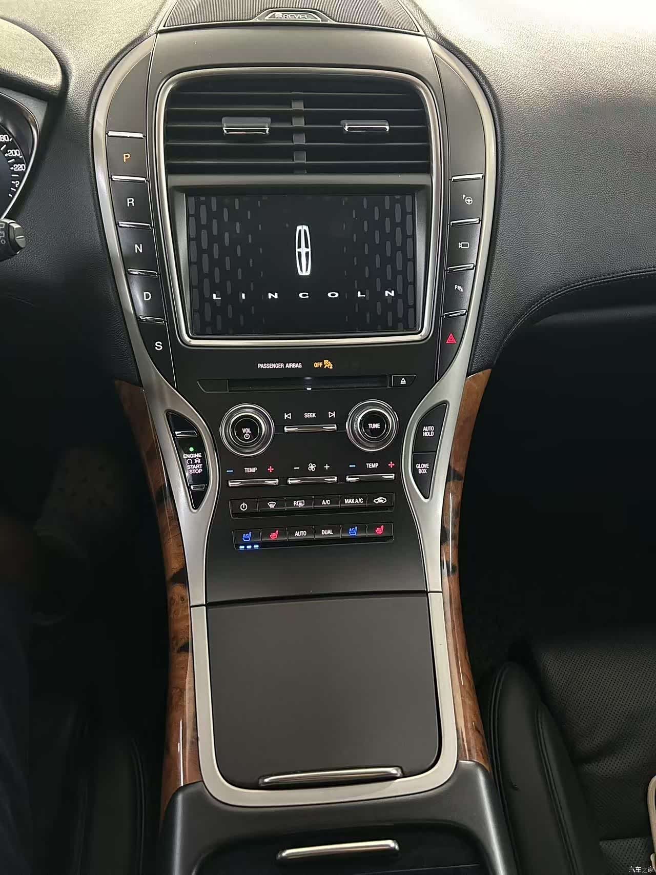 Lincoln MKX, 2019 17