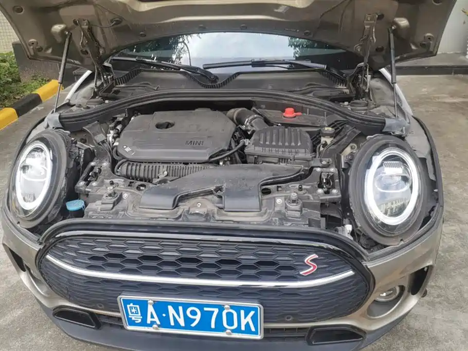 MINI CLUBMAN