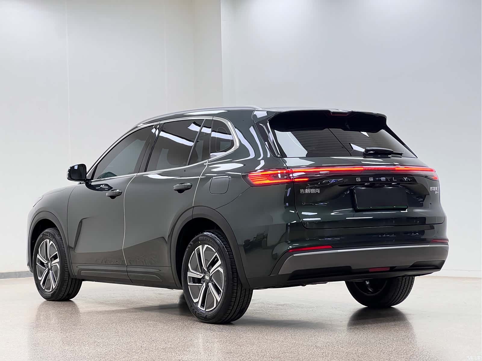 Geely 7, 2025 все фото
