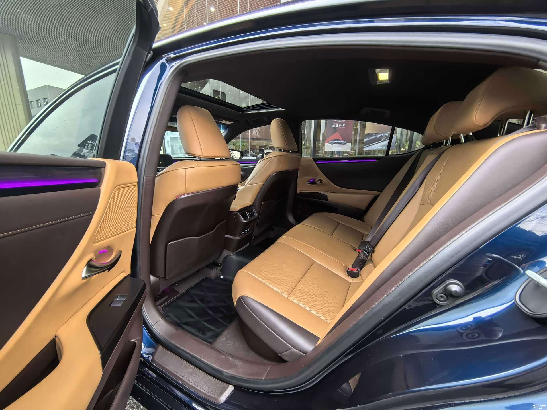 Lexus ES, 2020 14