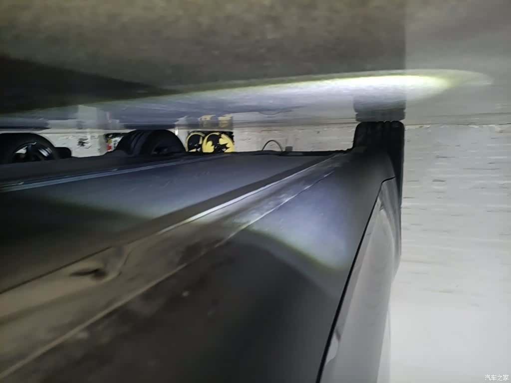 Tesla Model Y, 2024 21