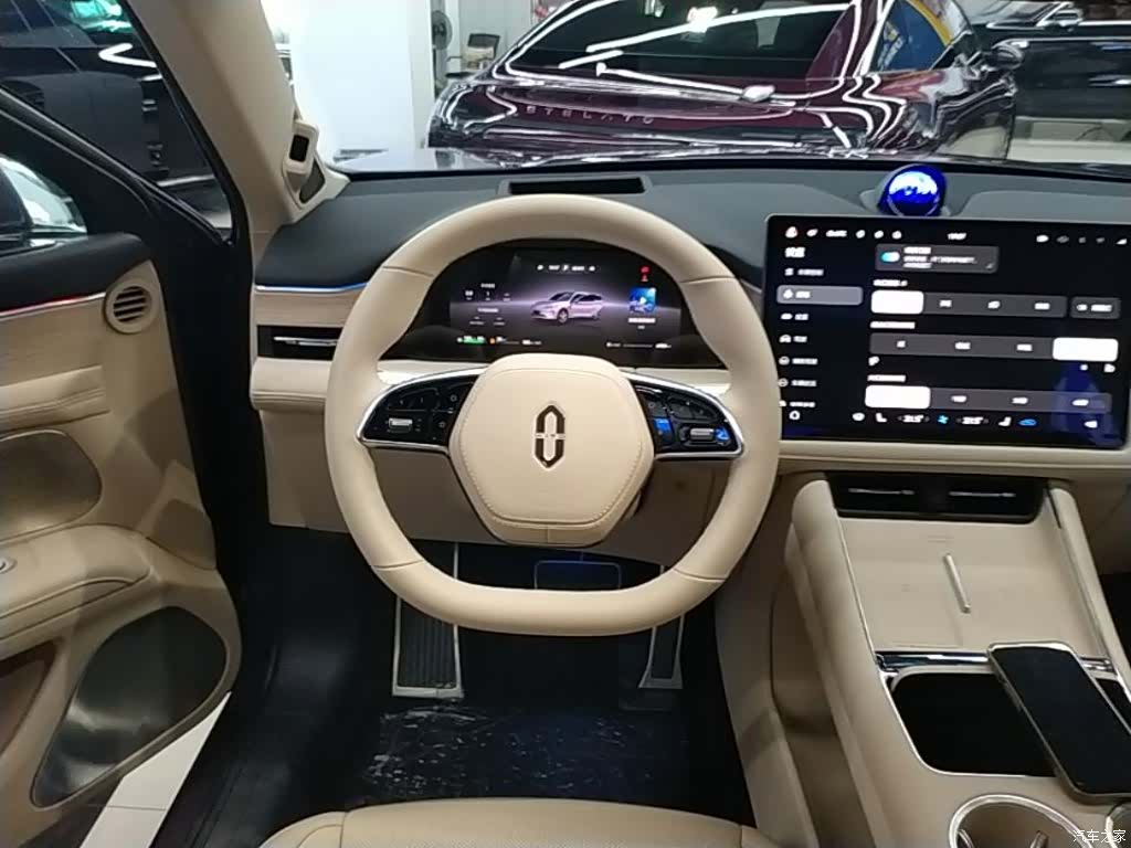 AITO M5, 2025 11
