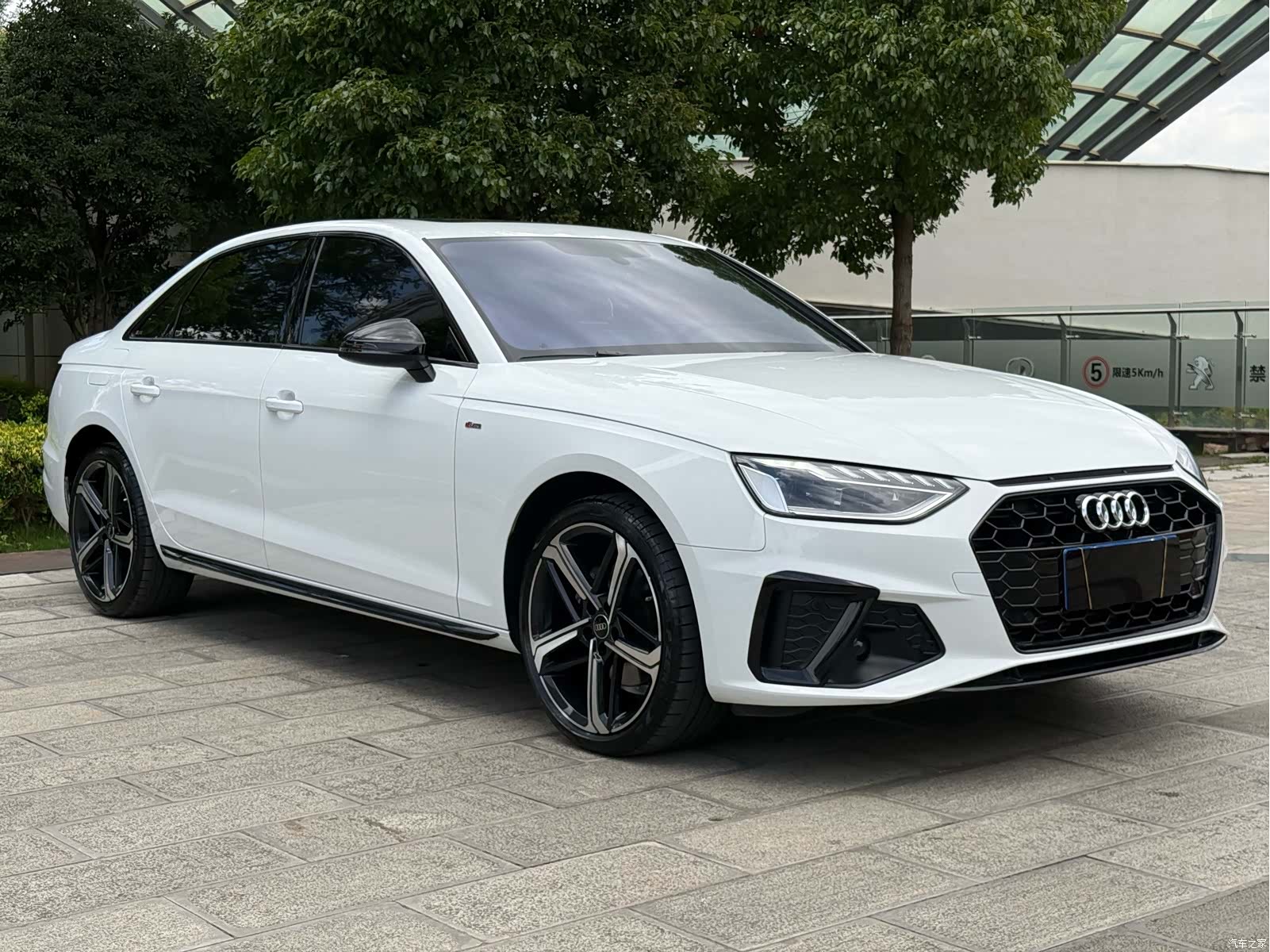 Audi A4L, 2024 3