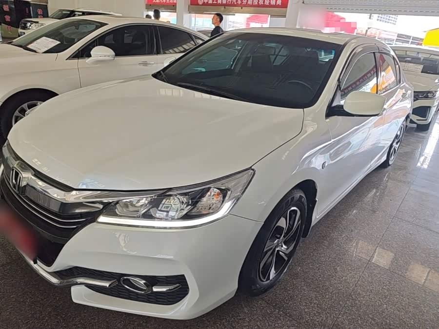 Honda Accord 2017, фото 1