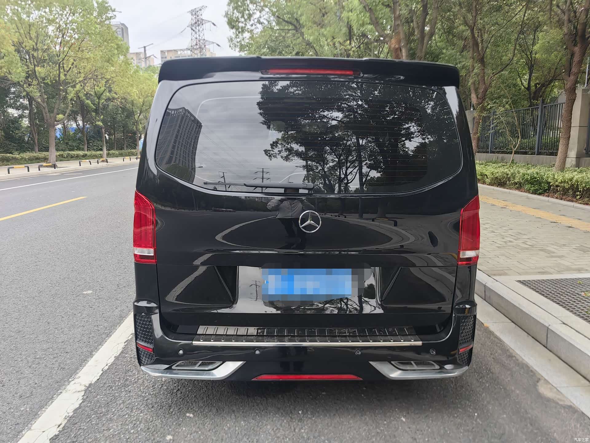 Mercedes-Benz 7, 2021 8
