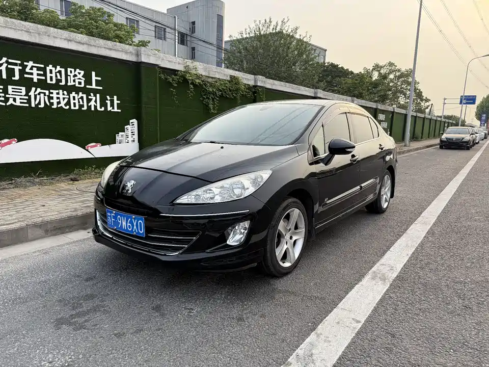 Peugeot 408