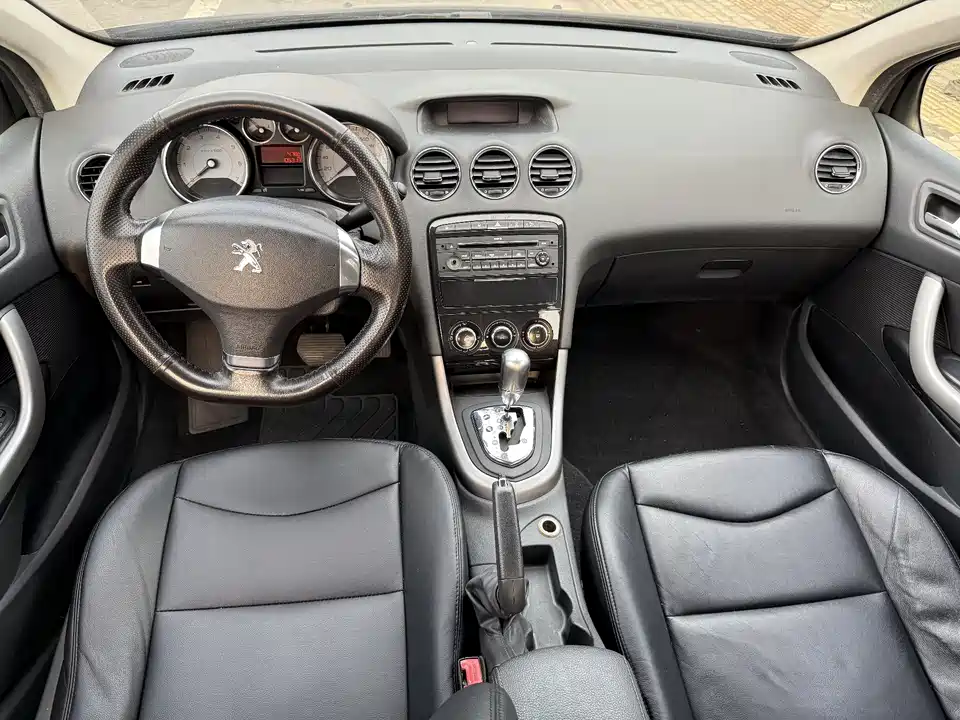 Peugeot 408