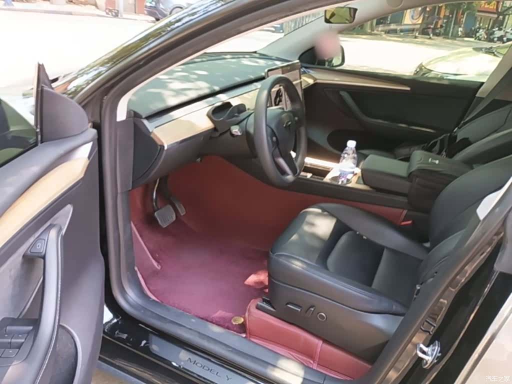 Tesla Model Y, 2023 15