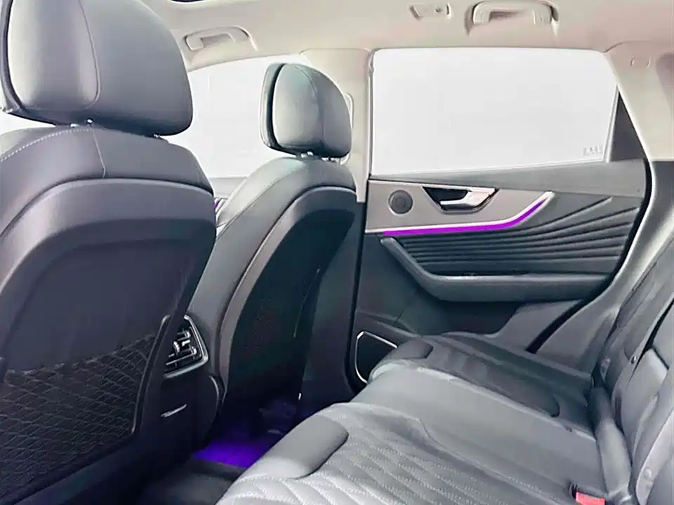 Hongqi HS5