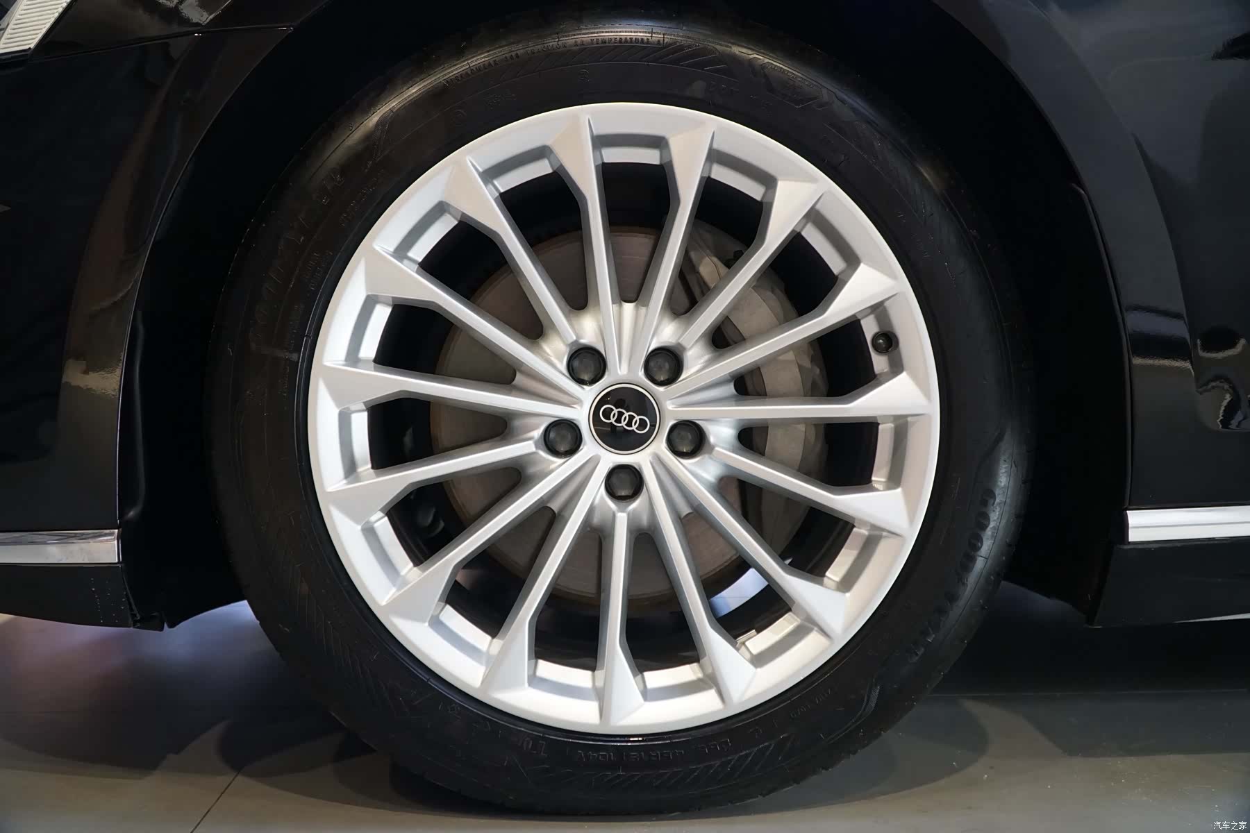 Audi A8L, 2022 23