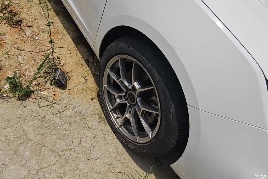 Geely Emgrand, 2019 6