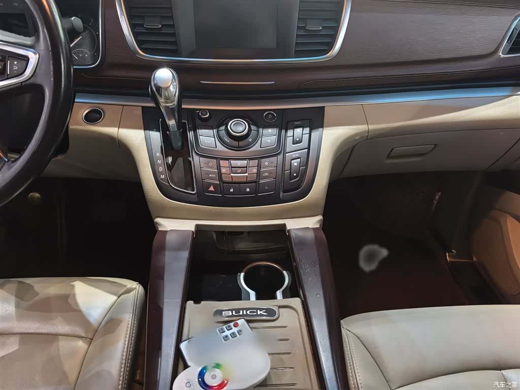 Buick GL8, 2020 13