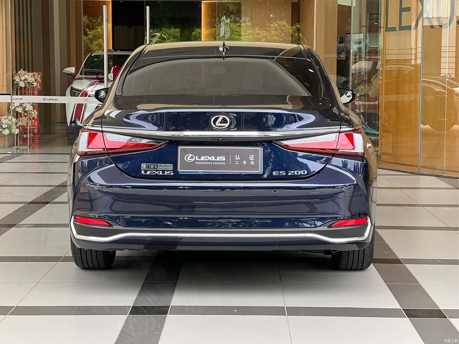 Lexus ES, 2022 4