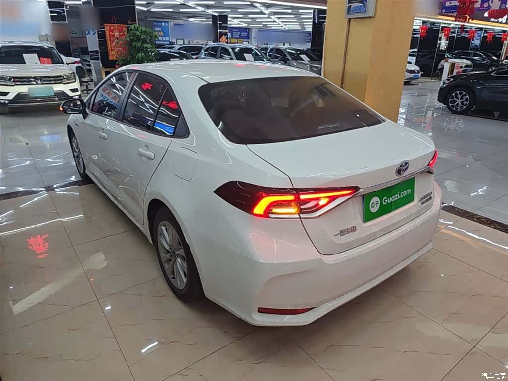 Toyota Corolla, 2023 все фото