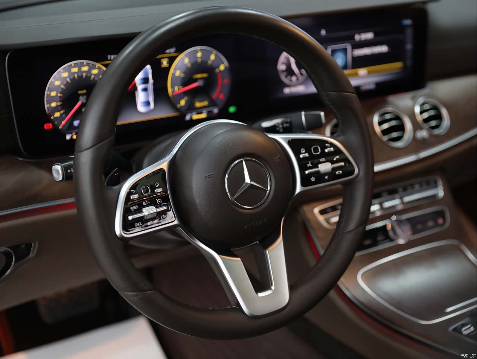 Mercedes-Benz E-Class, 2019 8