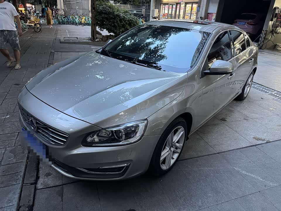 Volvo S60