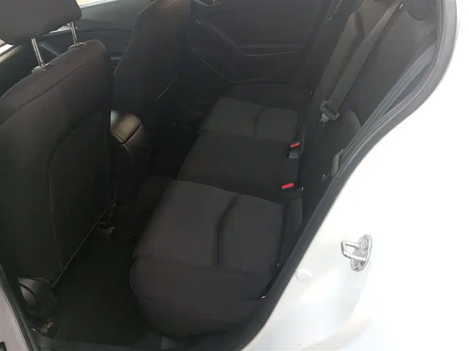 Mazda 3 Angkesaila