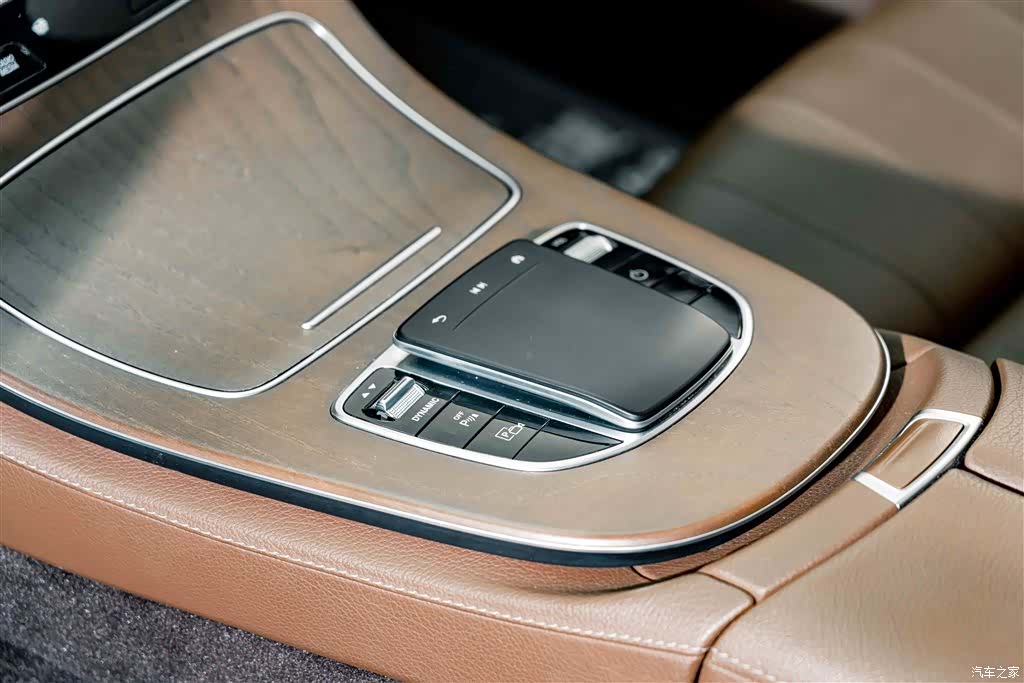 Mercedes-Benz E-Class, 2022 16