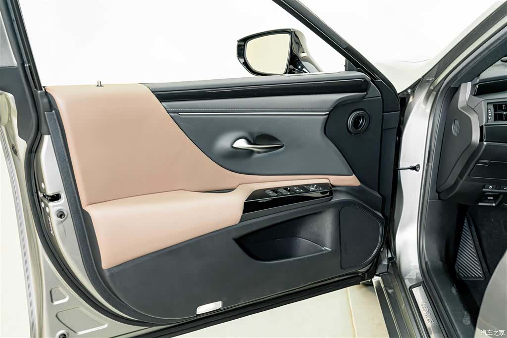 Lexus ES, 2024 16