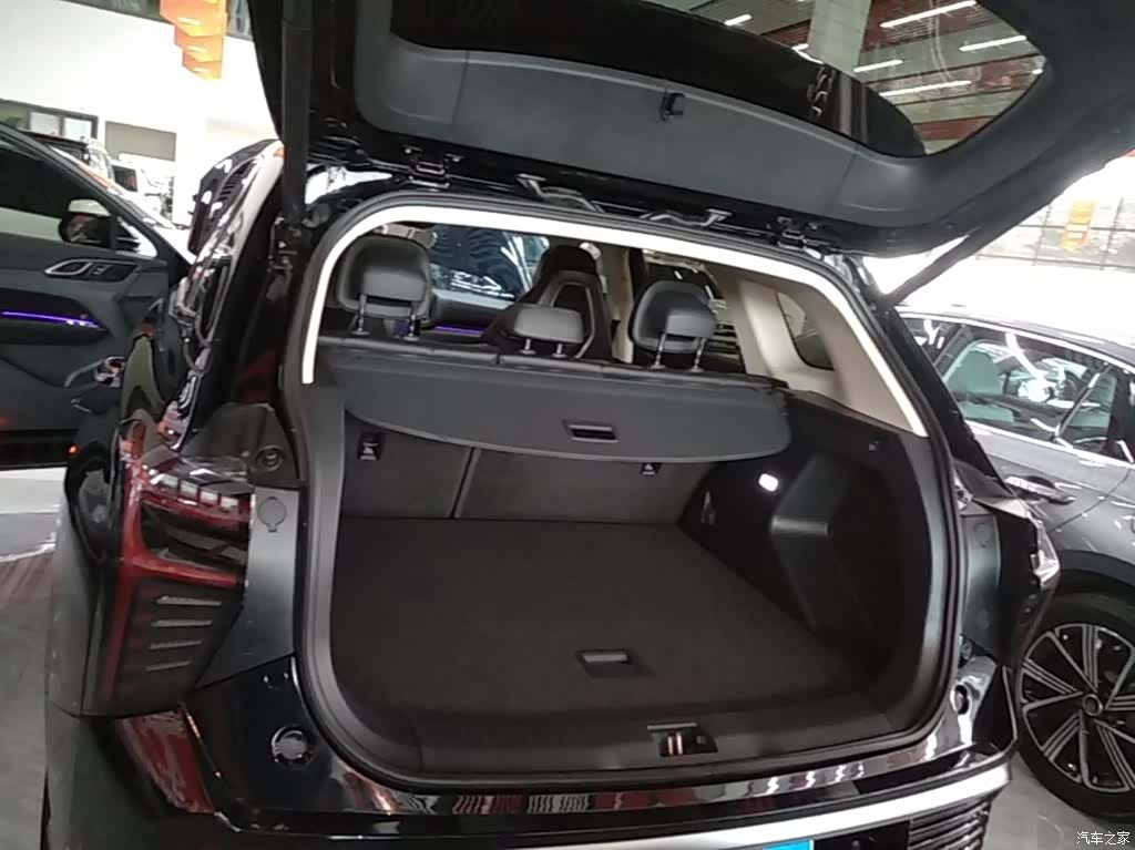 Hongqi HS3, 2024 19
