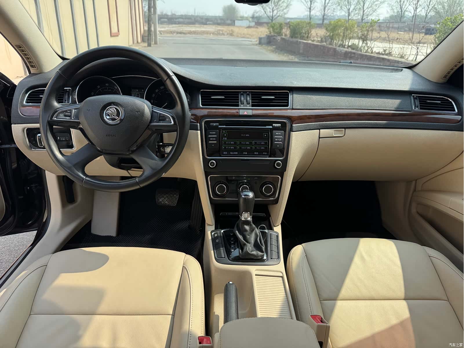 Skoda Superb, 2016 9