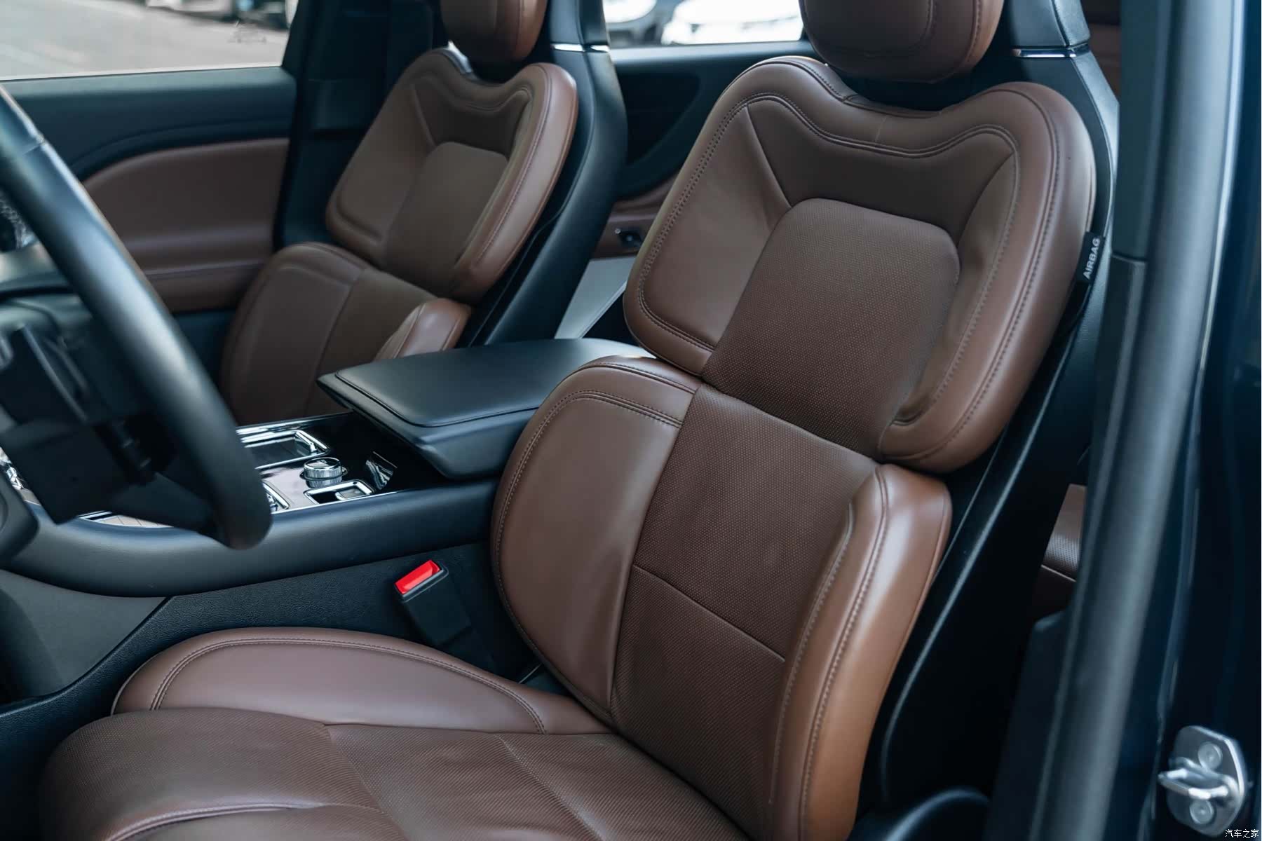 Lincoln Aviator, 2021 9
