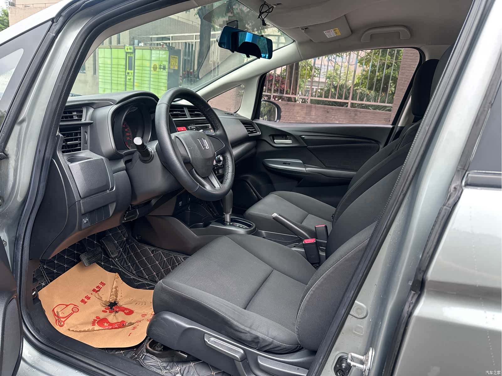 Honda Fit, 2017 все фото