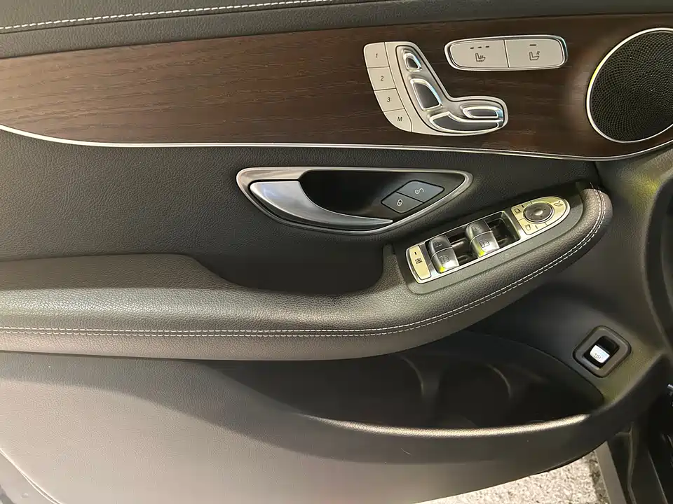 Mercedes-Benz GLC Mercedes-Benz GLC