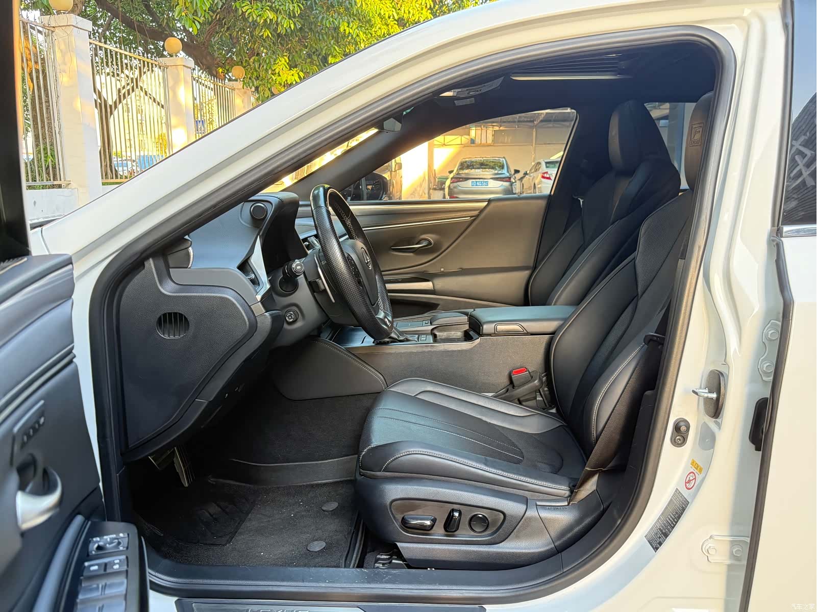 Lexus ES, 2019 7
