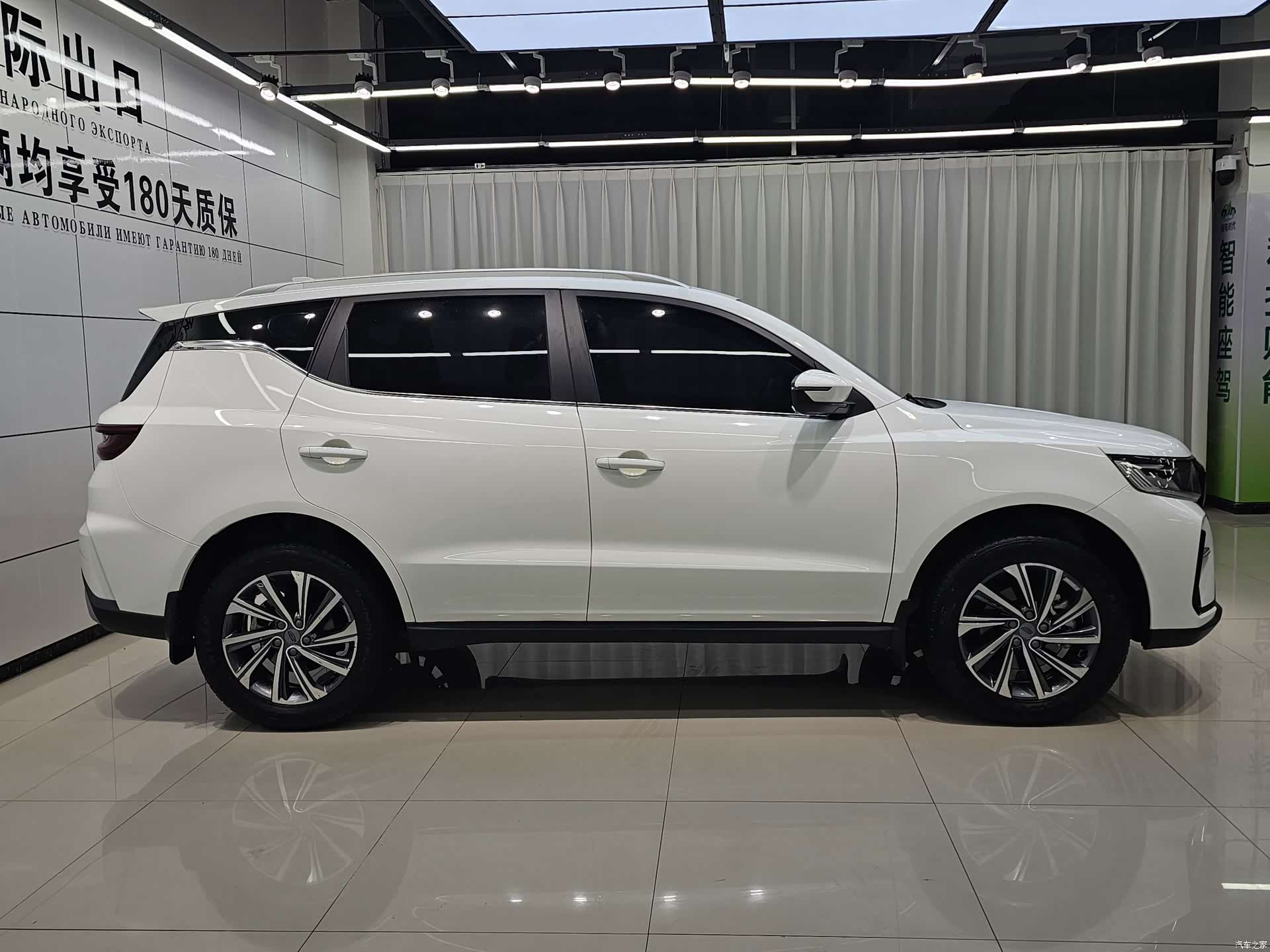 Geely X6, 2022 7