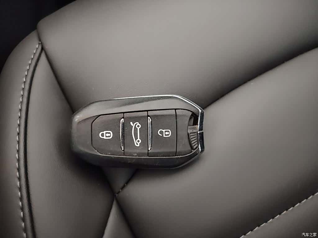 Citroen C6, 2023 9