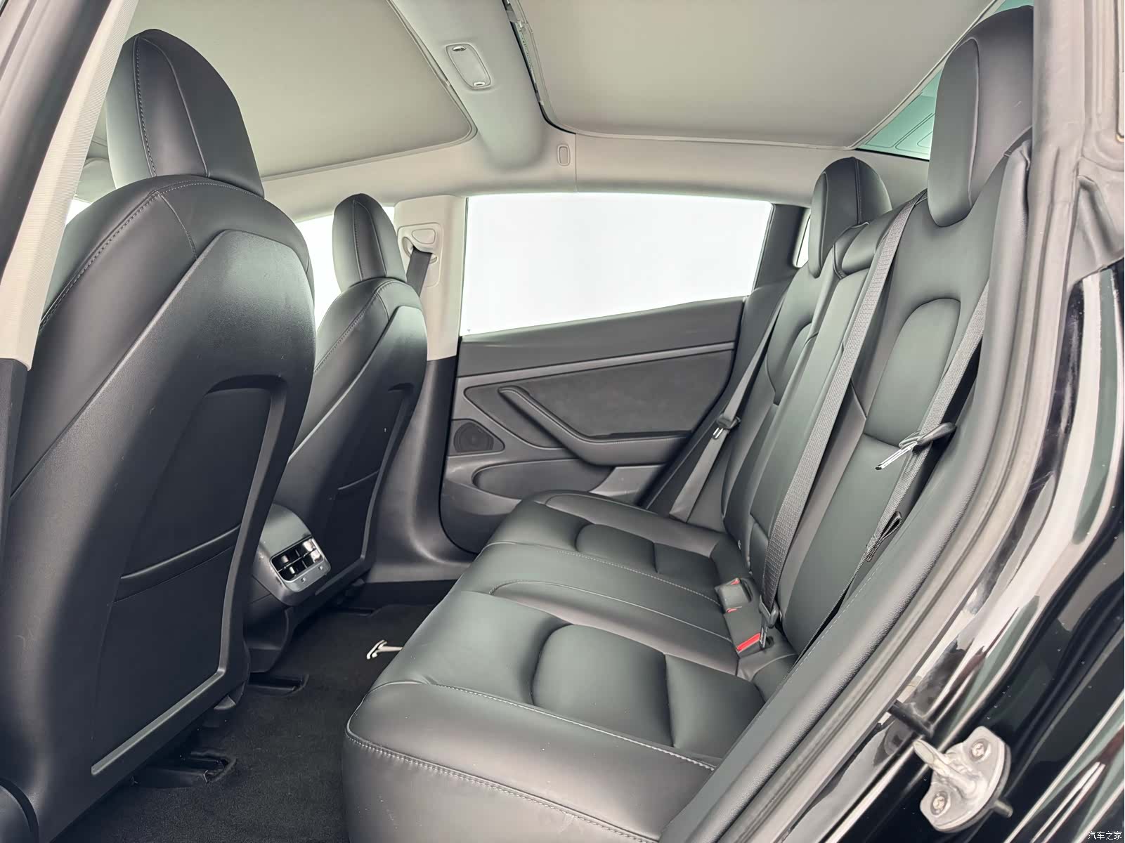 Tesla Model 3, 2020 10