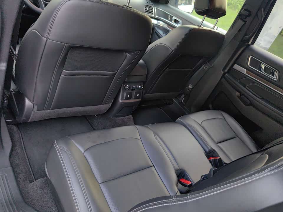 Ford Explorer Ford Explorer