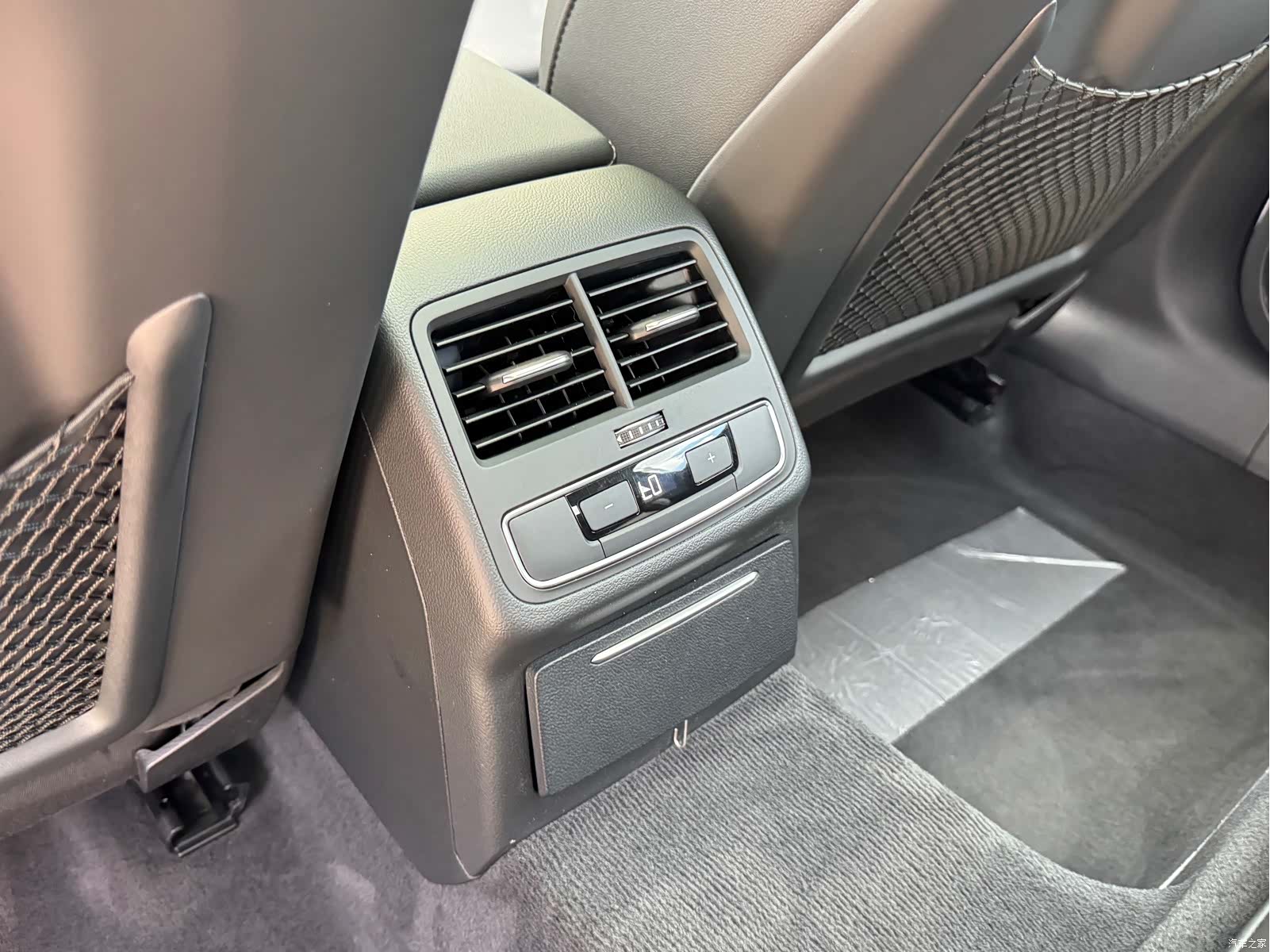 Audi A4L, 2020 26