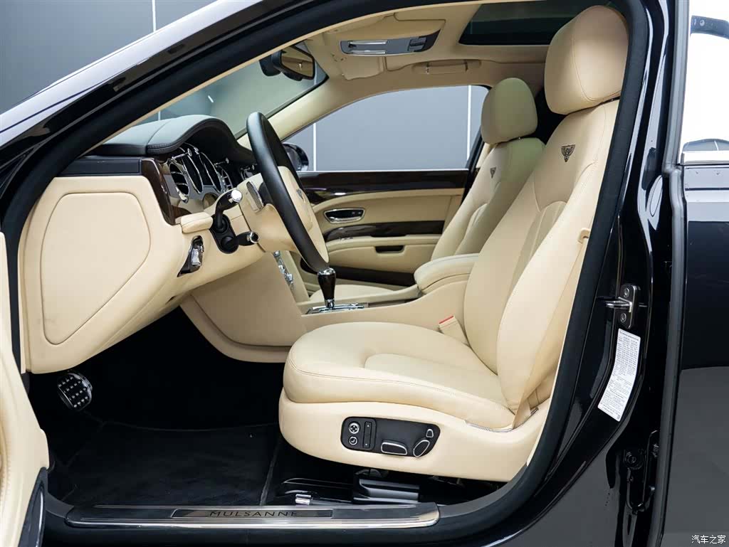 Bentley Mulsanne, 2016 9
