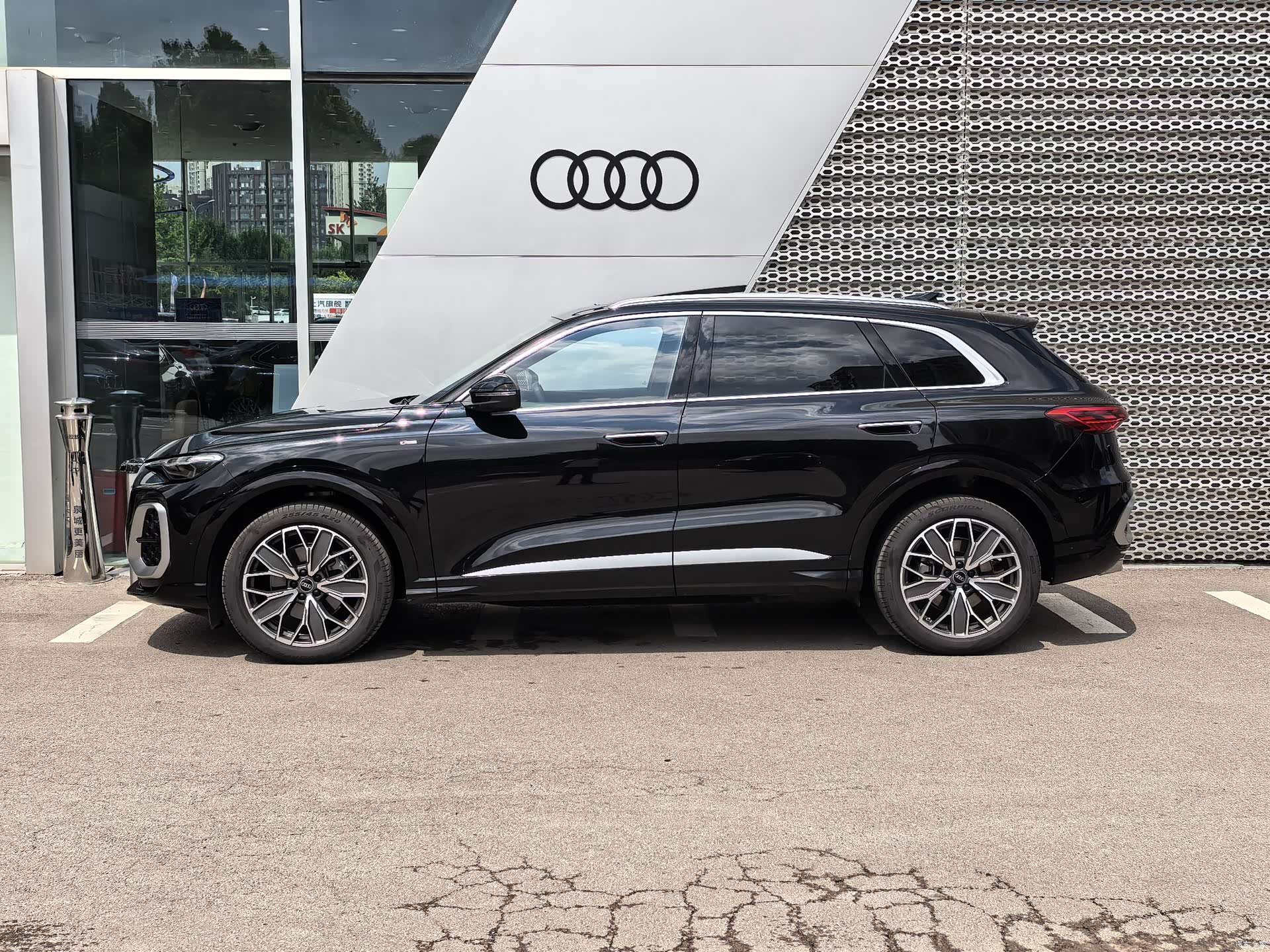 Audi Q5L, 2025 21