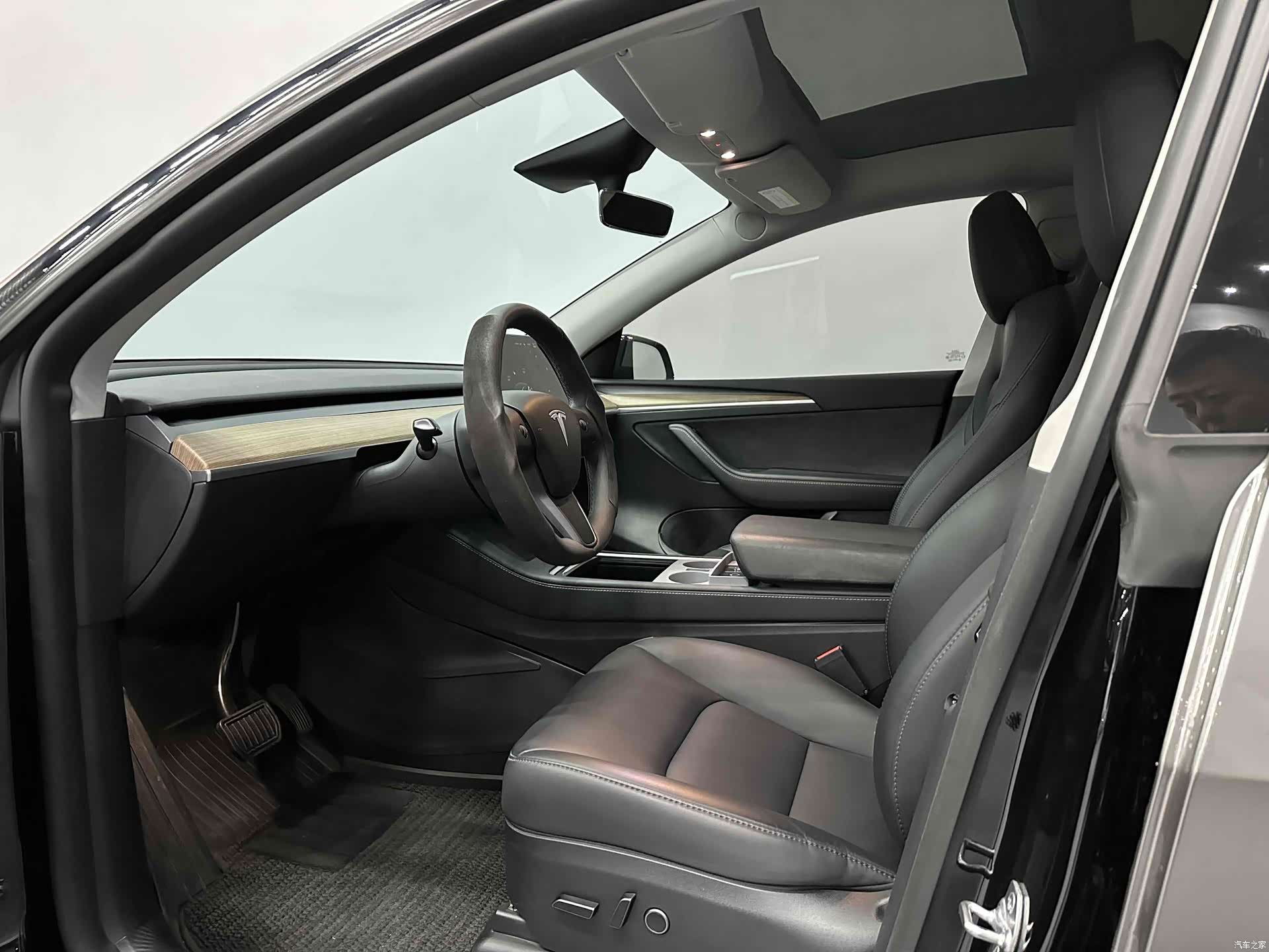 Tesla Model Y, 2021 10