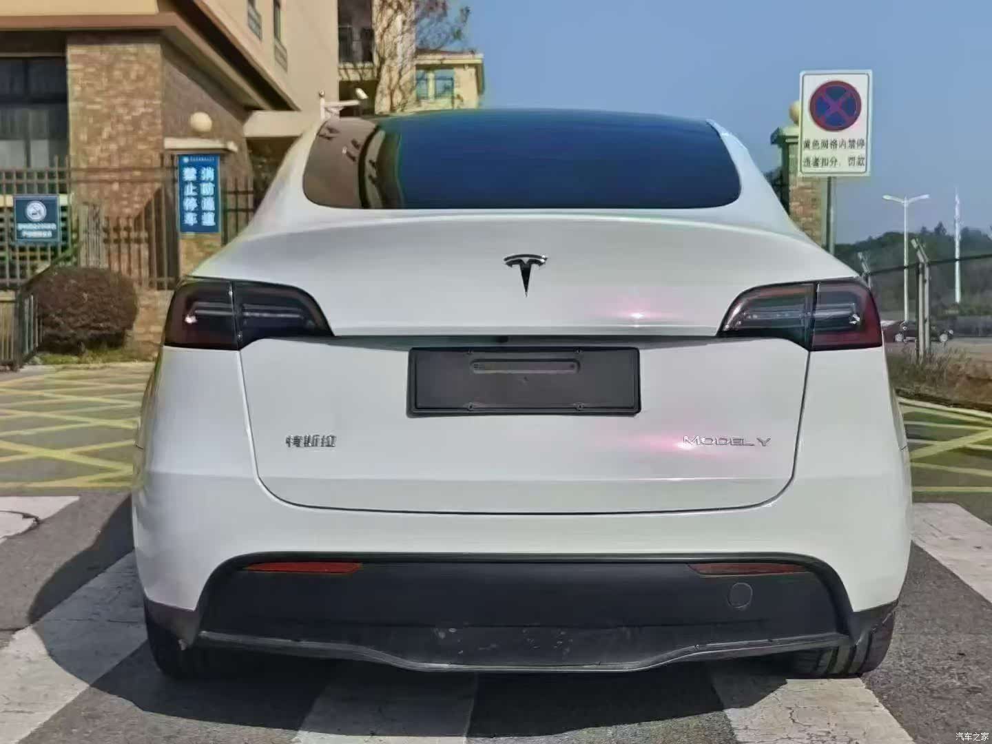 Tesla Model Y, 2021 все фото
