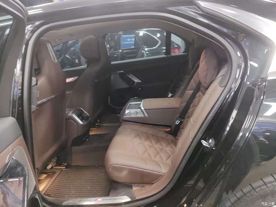 BMW 7 Series, 2023 4