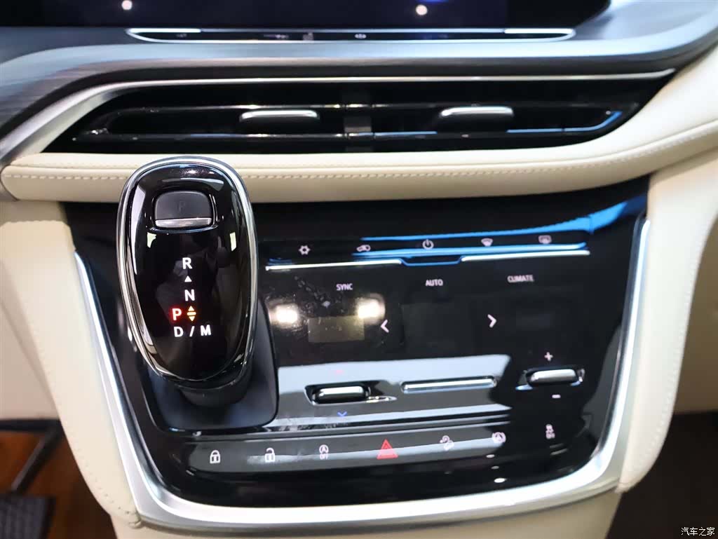 Buick GL8, 2023 12