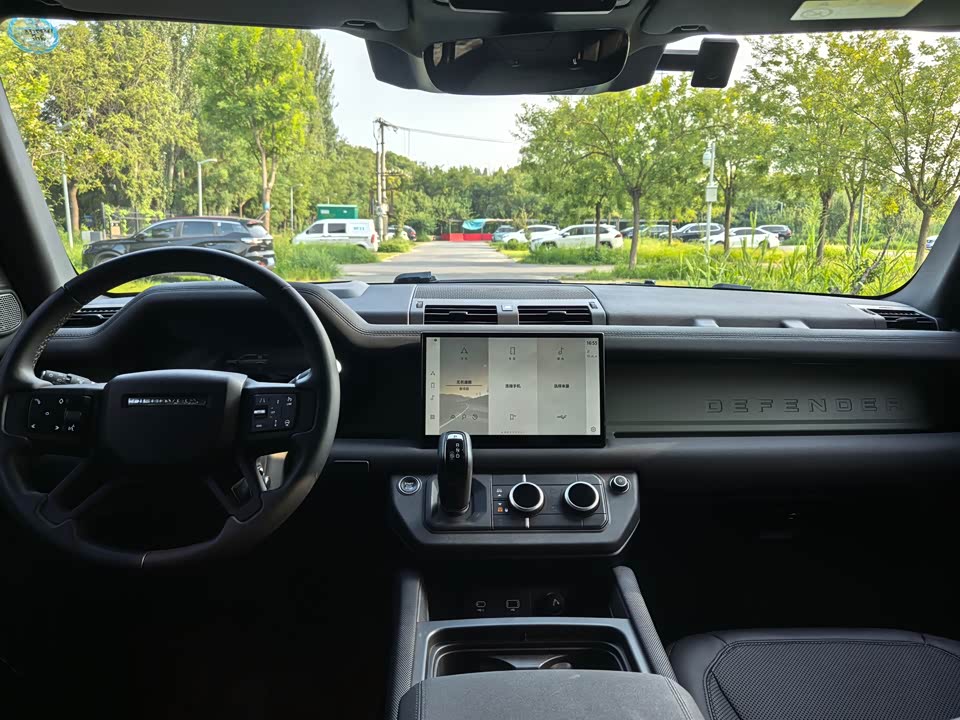 Land Rover guard