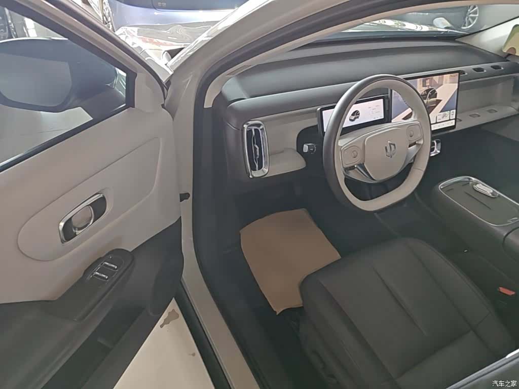 Leapmotor B10, 2025 16